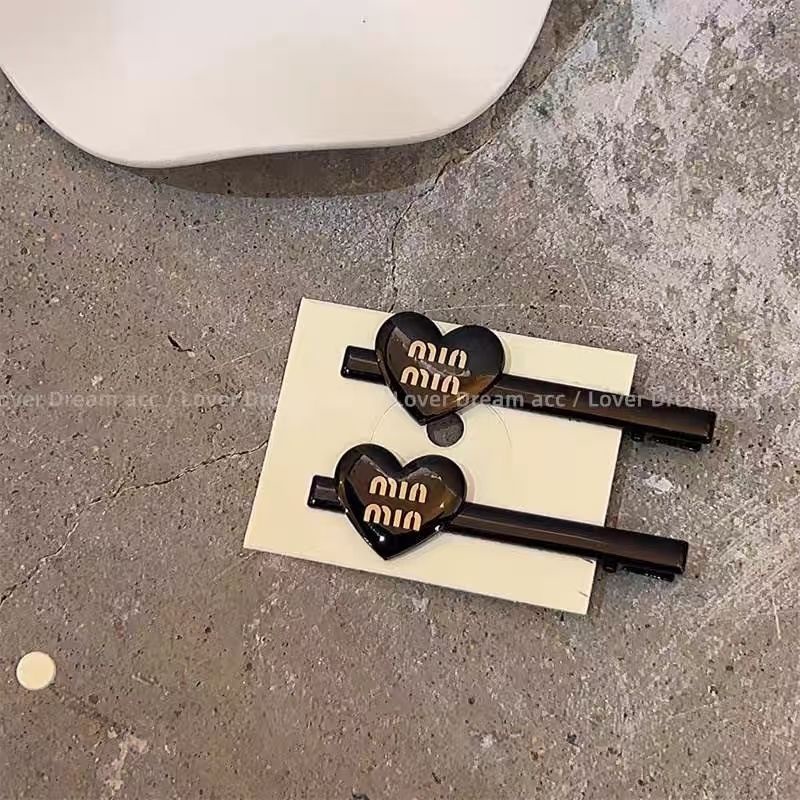 Xiao Xiangfeng Kẹp Tóc Mái Màu Phun Sơn Chữ love Dễ Thương Phong Cách Hàn Quốc