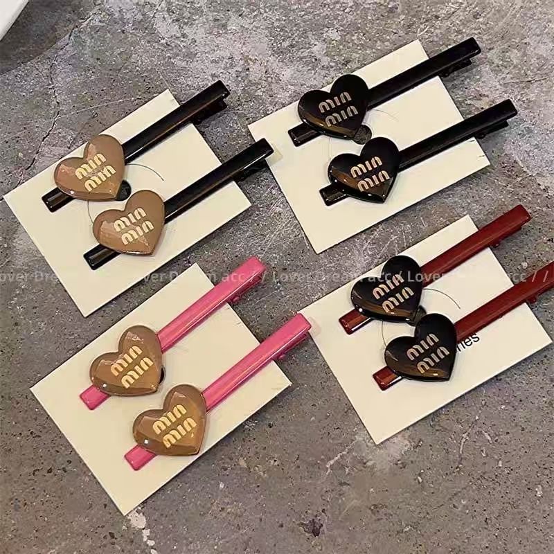 Xiao Xiangfeng Kẹp Tóc Mái Màu Phun Sơn Chữ love Dễ Thương Phong Cách Hàn Quốc