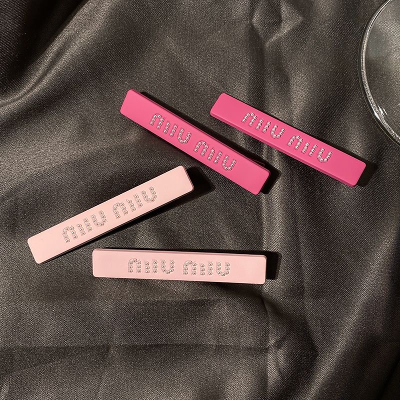 Xiao Xiangfeng Kẹp Tóc Xiaohongshu M Bằng Hợp Kim Đính Ngọc Trai Hồng miumiu Phong Cách Phổ Biến