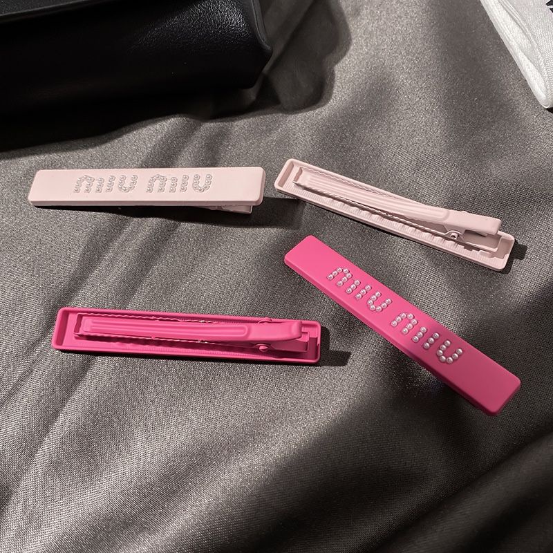 Xiao Xiangfeng Kẹp Tóc Xiaohongshu M Bằng Hợp Kim Đính Ngọc Trai Hồng miumiu Phong Cách Phổ Biến