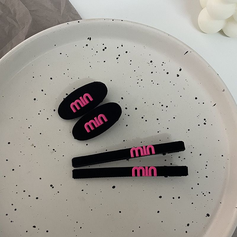 Xiao Xiangfeng Kẹp Tóc Da Lộn Họa Tiết Chữ Màu Đỏ Hồng Thời Trang Thu Đông 2022