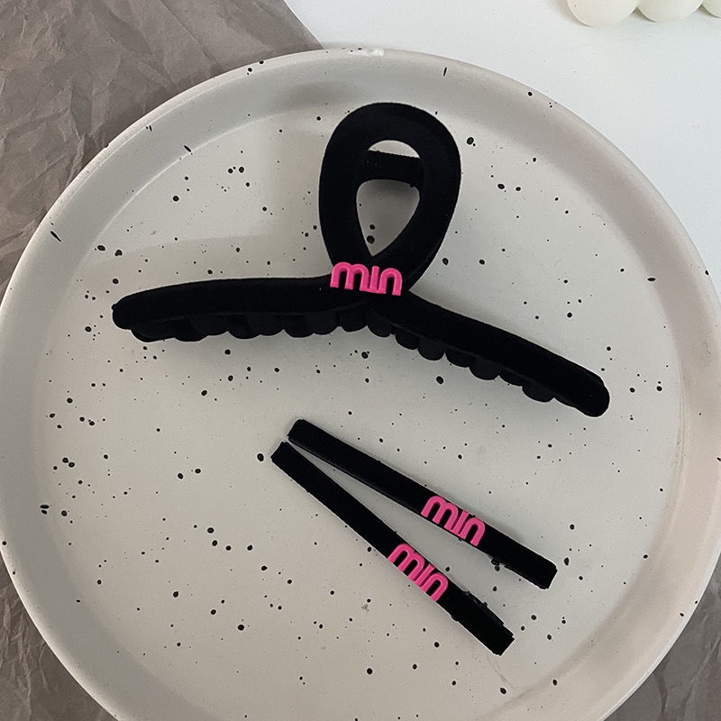 Xiao Xiangfeng Kẹp Tóc Da Lộn Họa Tiết Chữ Màu Đỏ Hồng Thời Trang Thu Đông 2022