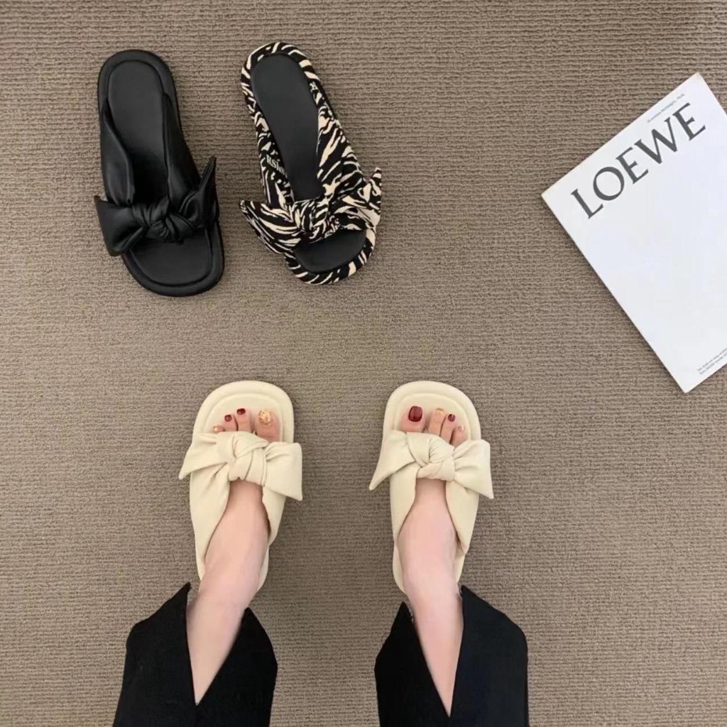 Dép Sandal Đế Phẳng Mềm Mại Thoải Mái Bền Bỉ Không Mài Họa Tiết Ngựa Vằn Thích Hợp Mang Ra Ngoài Mù