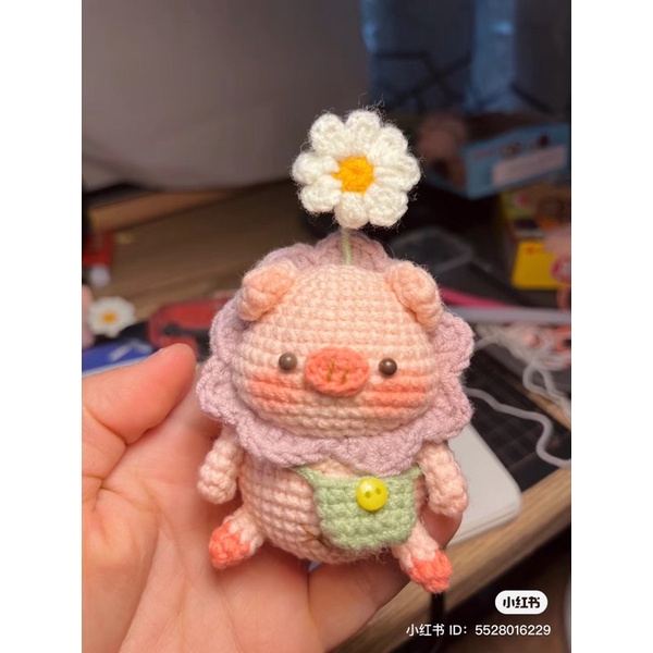 Móc chìa khoá len bé heo má hồng đầu trồng hoa dễ thương handmade