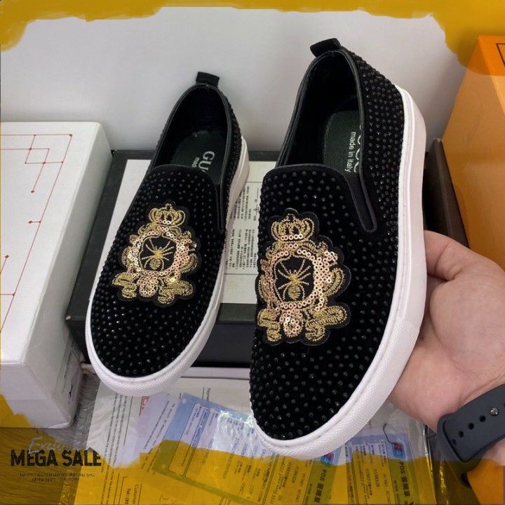 𝗧𝗵𝗲 𝗠𝗮𝗻 𝗟𝘂𝘅𝘂𝗿𝘆 ✔️ Giầy lười đính đá nam ong hoa vàng thời Trang Phong Cách và Cá Tính siêu đẹp dễ phối đồ