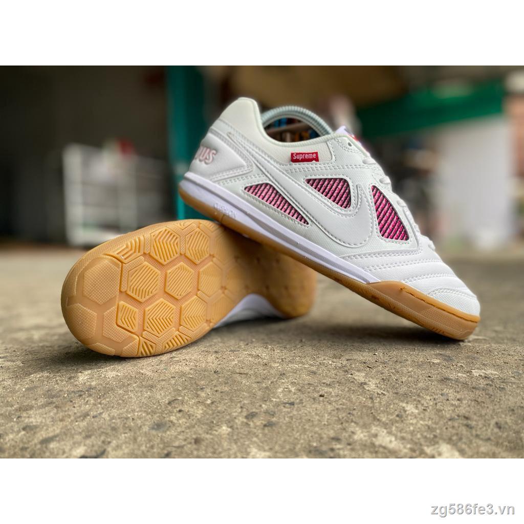 Giày Đá Banh Futsal Supreme X Nike77 Sb Gato Ic - Trắng Đỏ Kasut Bola Sepak