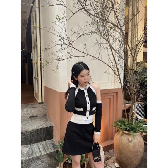 Áo yếm crop top thiết kế viền sang chảnh tay dài Yuri Top | BigBuy360 - bigbuy360.vn