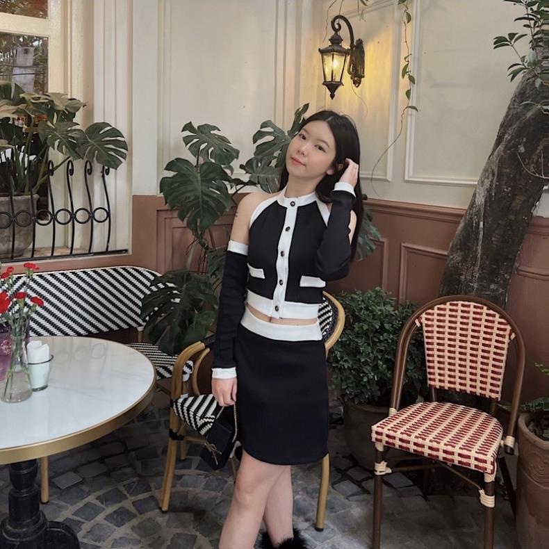 Áo yếm crop top thiết kế viền sang chảnh tay dài Yuri Top | BigBuy360 - bigbuy360.vn