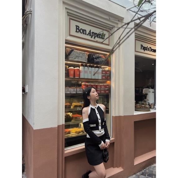 Áo yếm crop top thiết kế viền sang chảnh tay dài Yuri Top | BigBuy360 - bigbuy360.vn