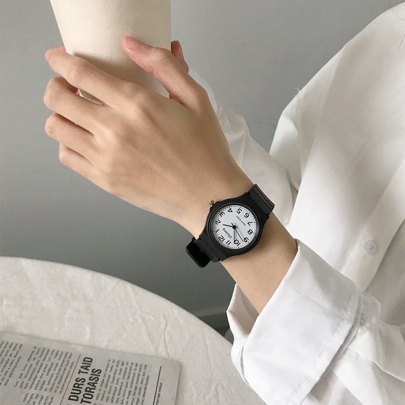 Đồng Hồ Đeo Tay Kiểu Dáng Đơn Giản Phong Cách Hàn Quốc Dành Cho Cả Nam Và Nữ
