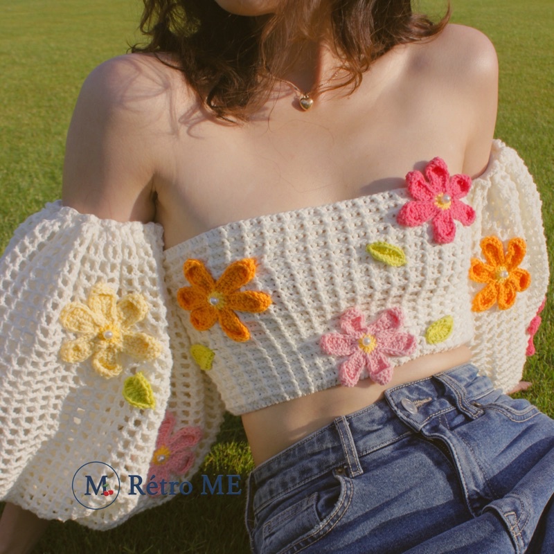 RETRO ME - Áo len hoa Loli ME Top - Màu kem