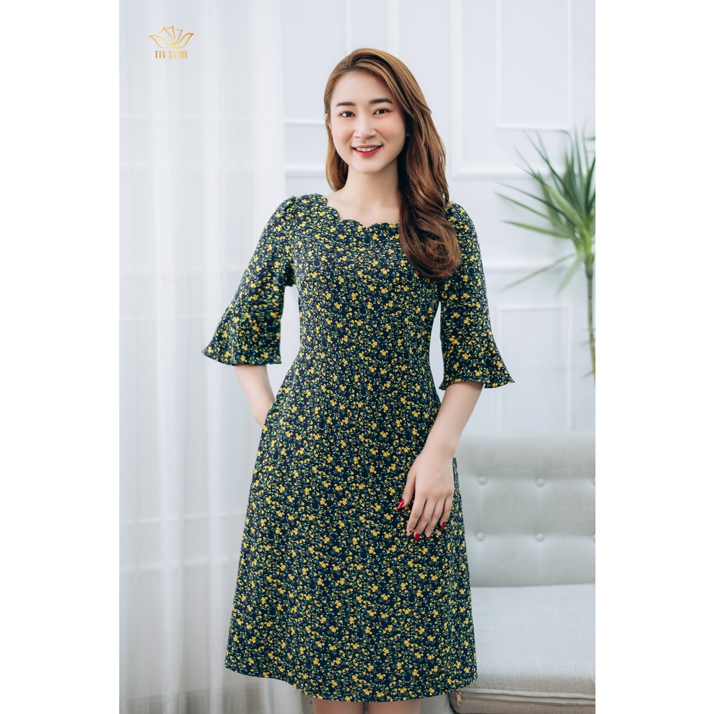 Đầm suông trung niên TTV1334 thời trang Cổ sóng nước tay chuông màu Xanh hoa nhí vàng sang trọng