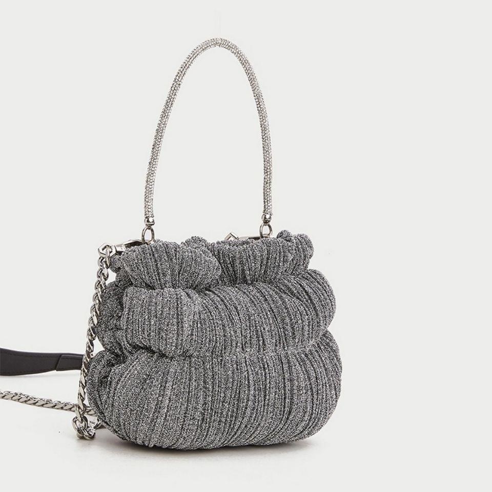 Túi Xách Đính Đá Phối Dây Xích Đeo Vai Hình Đám Mây Thời Trang Mùa Xuân 2021 Cho Nữ