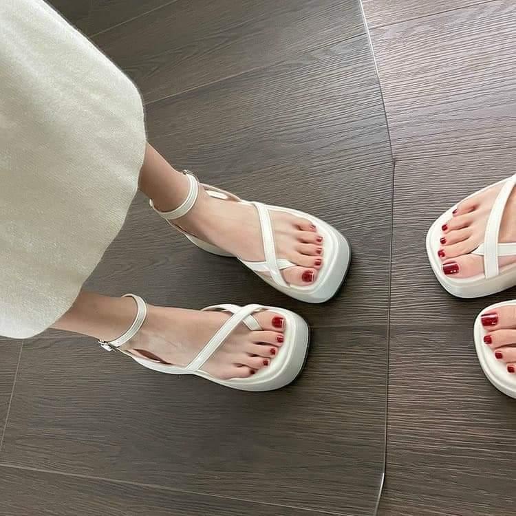 Sandal Nữ Đế Xuồng 7cm Quai Dây Xỏ Ngón 2023