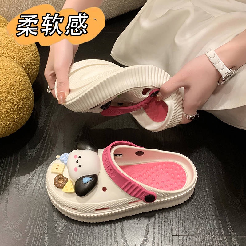 Giày lỗ đế dày nữ đi bên ngoài hoạt hình mẫu mới mùa hè 2023 chống trượt