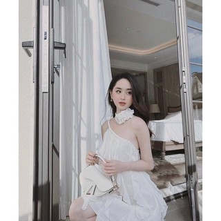 ĐẦM TRẮNG 1 BÊN VAI VIỀN BÈO + CHOCKER HOA