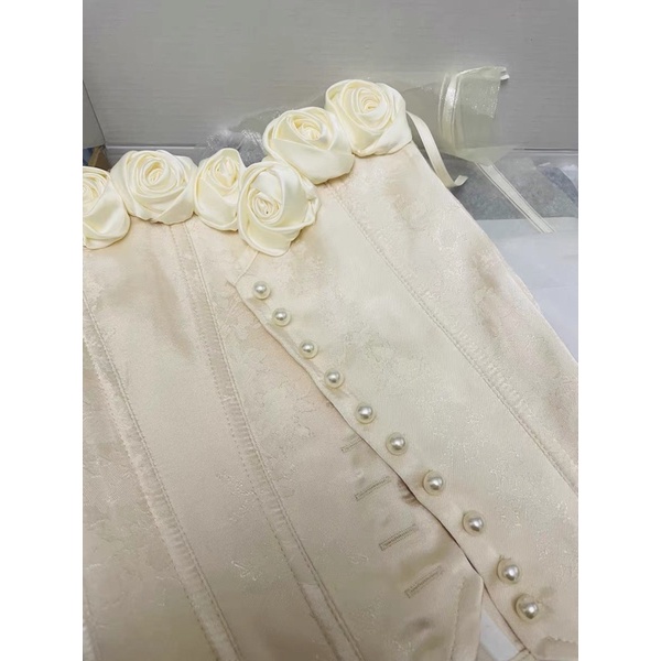 Set áo corset đính hoa + chân váy hồng tiểu thư