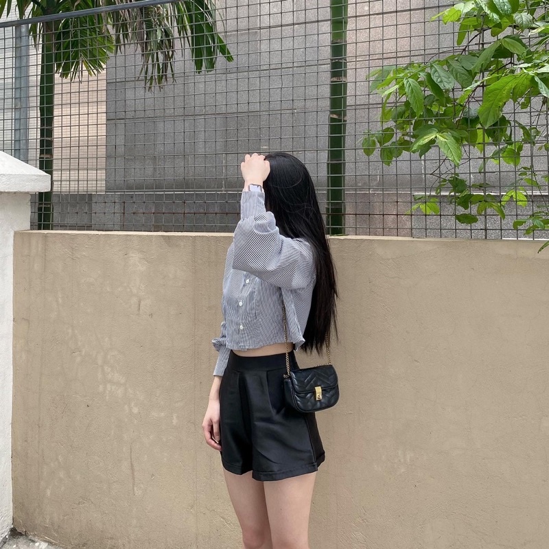 Áo sơ mi kẻ croptop, áo sơ mi dáng ngắn hàn quốc - quinni.igg | BigBuy360 - bigbuy360.vn
