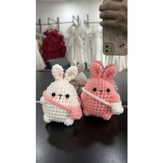 Móc khoá thỏ đeo túi