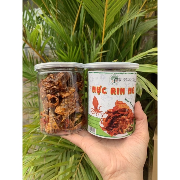 lon pet 250gam mực zim me sa tế cay,ngọt đặc sản nha trang(lon pet dập lắp bảo quản giữ chất lượng mực được lâu hơn)
