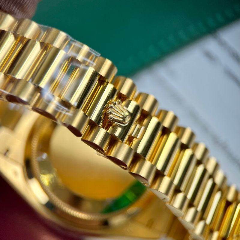 Đồng hồ nam cao cấp Rolex máy Thụy Sĩ chạy cơ size 40mm dây thép gold mặt full đá bảo hành 2 năm