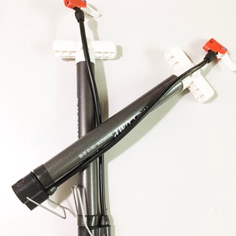 Bơm xe đạp MINI cầm tay dễ dàng mang theo nhỏ gọn tiện lợi áp xuất bằng nhựa gioa màu ngẫu nhiên FUKI