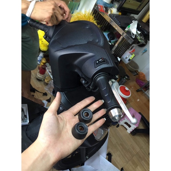 1 cặp Gù Tay Lái Xe Máy Dành Riêng Cho Xe AB, VISON, VARIO 160 Inox Kèm 2 Ốc Salaya