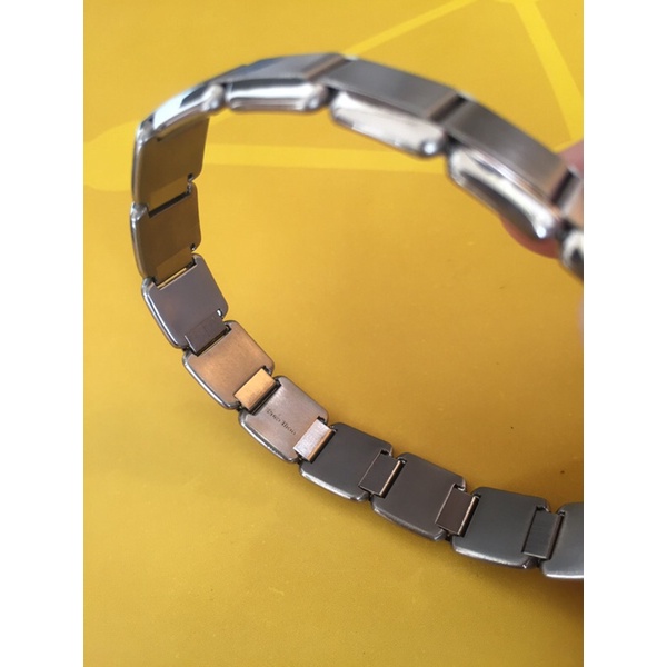 Vòng tay Titan nguyên chất khắc hiệu cho Nam và Nữ