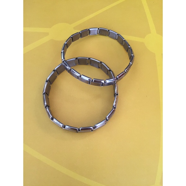 Vòng tay Titan nguyên chất khắc hiệu cho Nam và Nữ