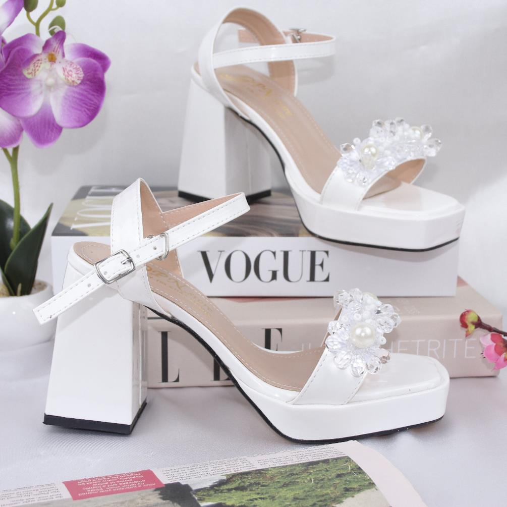 Giày cao gót đúp vuông 9p quai bản ngang hở gót kết khóa đính pha lê SD79  - RS