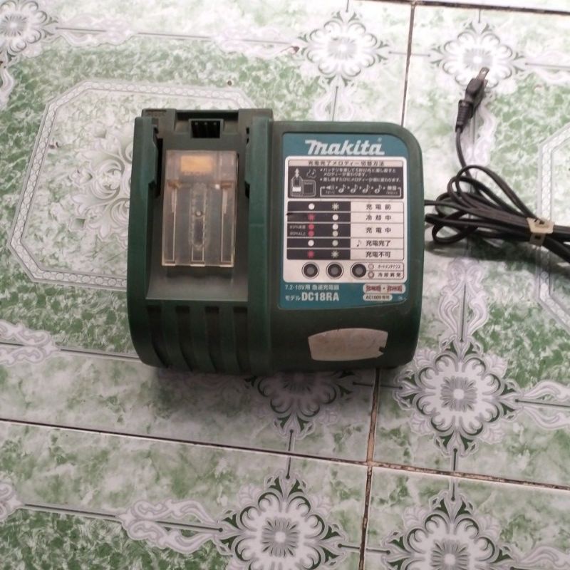 Sạc pin Makita 7.2-18v và 7.2-24v và sạc Panasonic l81 nội địa nhật
