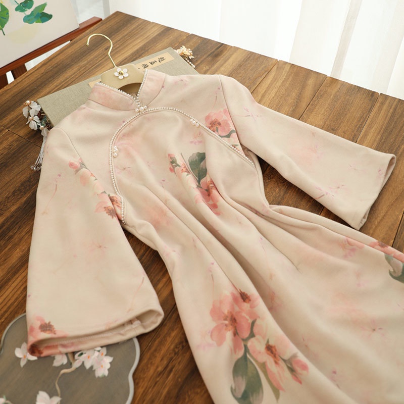 Đầm Sườn Xám Cách Tân Tay Dài Chất Liệu Da Lộn Màu Hồng Nhạt Phong Cách Retro Thời Trang Mùa Xuân Mới 2023