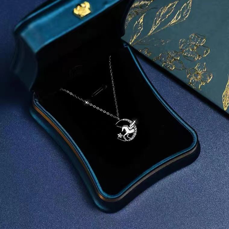 Vòng cổ Mạ Bạc 925 Mặt Hình Ngựa Một Sừng Đính Đá Sang Trọng