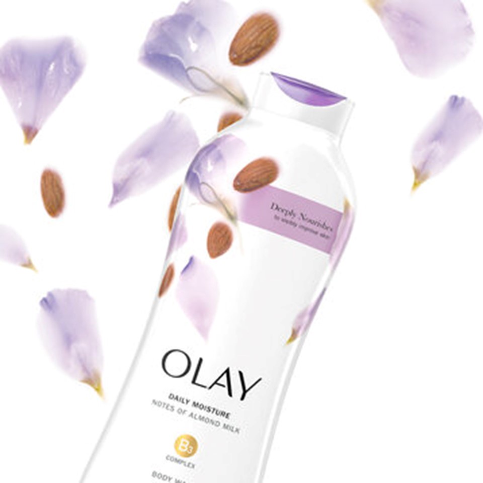 Sữa Tắm Dưỡng Ẩm Hạnh Nhân & Sữa OLAY 650ml