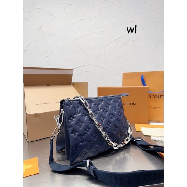 Túi LV COUSSIN Sz 26cm Chất da dày dặn, Lót da lộn Full 2box-phụ kiện