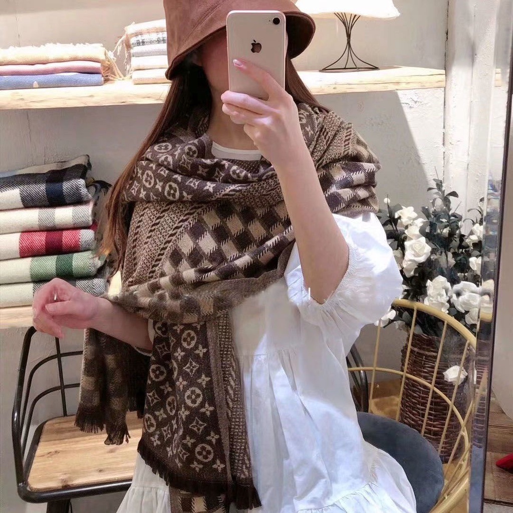 Khăn Choàng Cổ Giữ Ấm Họa Tiết Cỏ Bốn Lá Thời Trang Cho Nữ