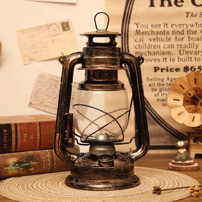 Đèn bão trang trí dùng dầu  cao 24cm chất liệu sắt dùng để dã ngoại, sưu tầm, trang trí quán cafe