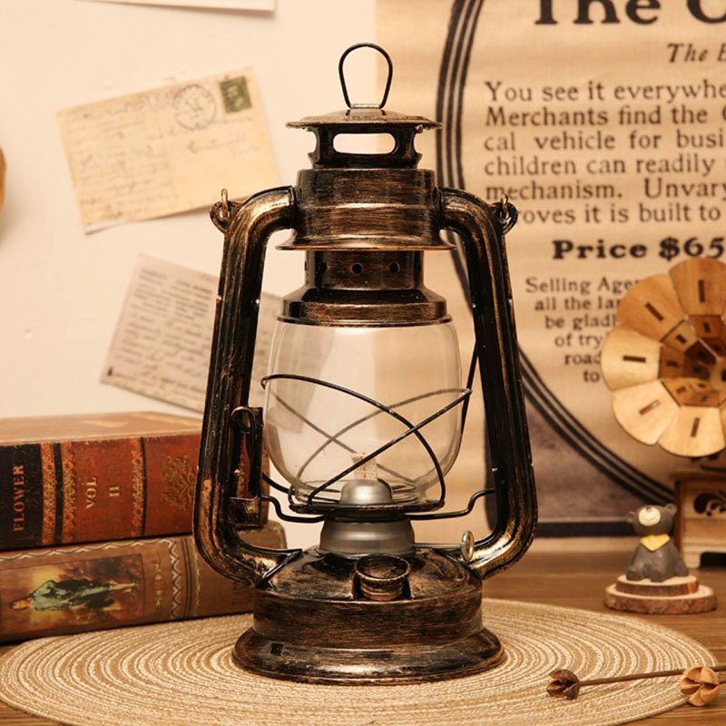 Đèn bão trang trí dùng dầu  cao 24cm chất liệu sắt dùng để dã ngoại, sưu tầm, trang trí quán cafe