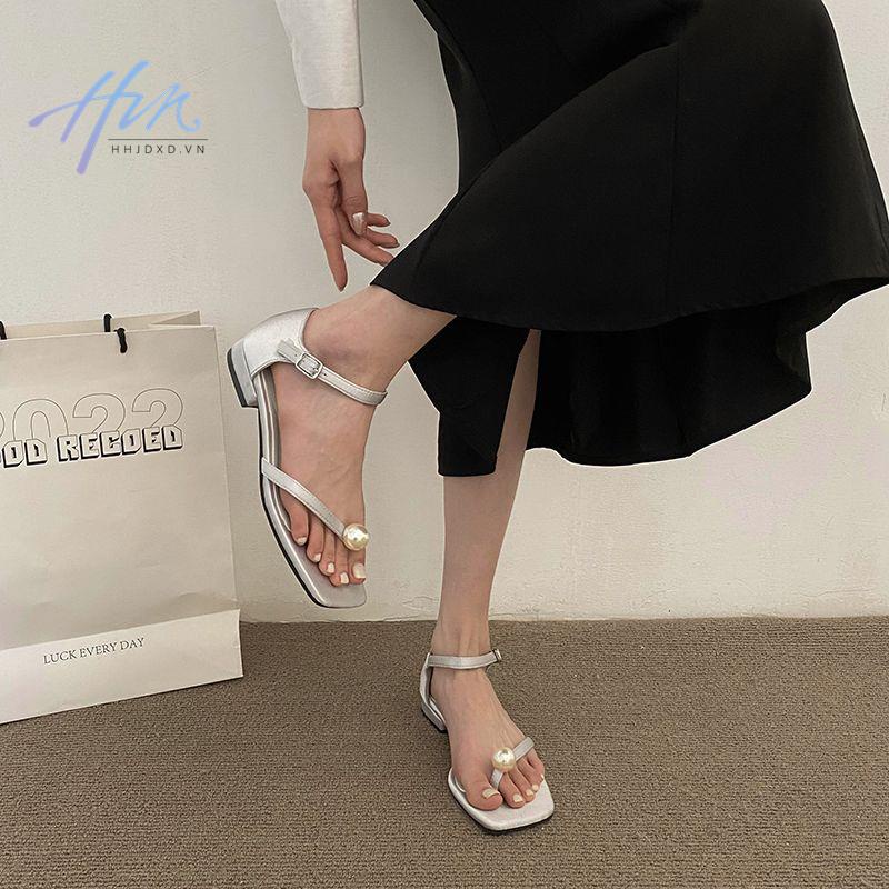 Giày Sandal Gót Dày Mũi Vuông Quai Đính Ngọc Trai Thời Trang Mùa Hè 2023 Phong Cách Mới Cho Nữ