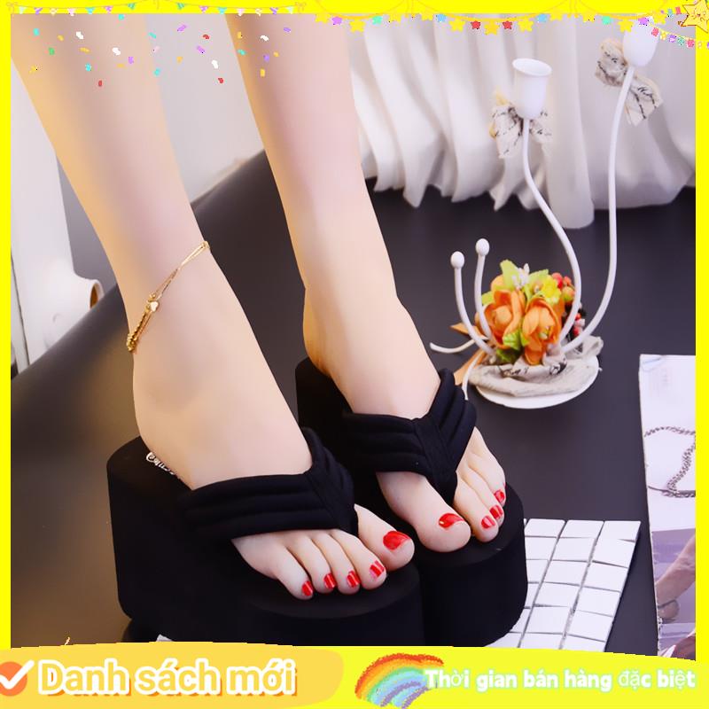 Dép Sandal Đế Xuồng Dày Dặn Màu Đen Trơn Thời Trang Đi Biển Dành Cho Nữ
