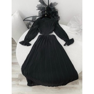ĐẦM MAXI ĐEN XẾP LY TAY LOE CUT-OUT EO vani