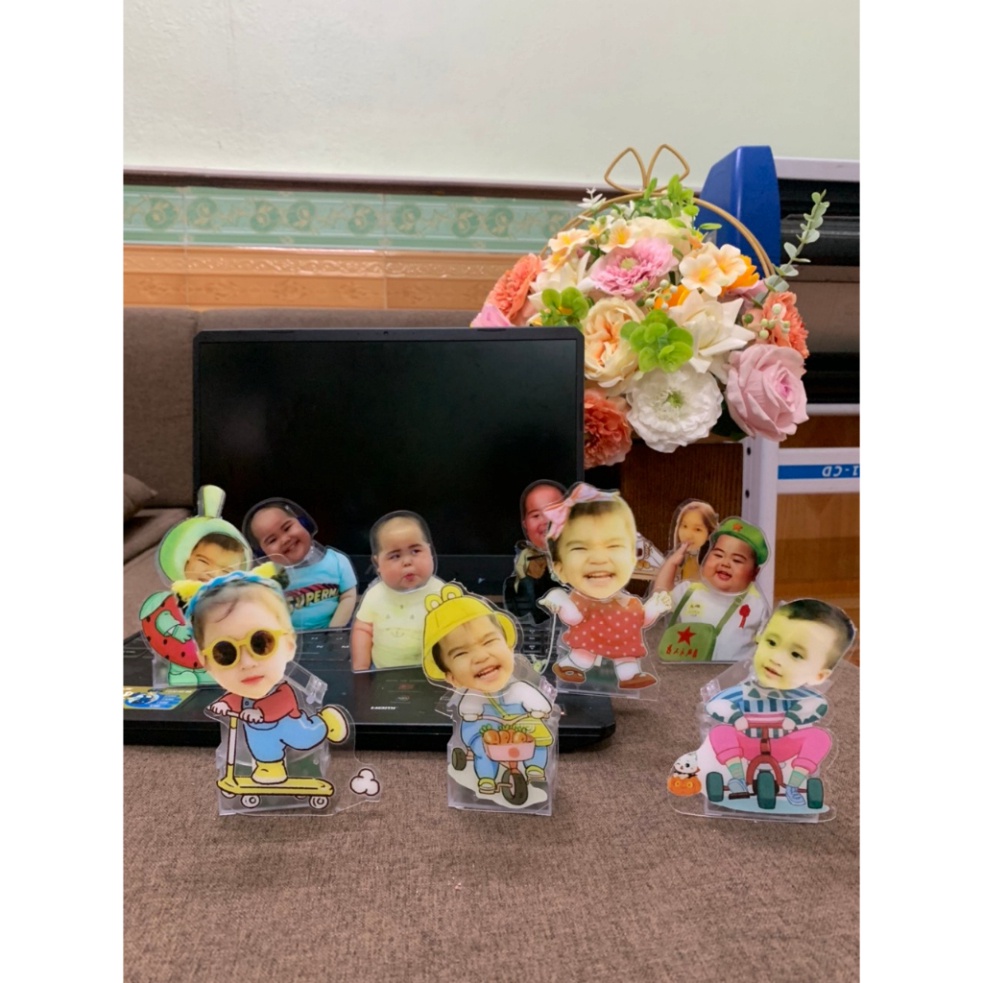 Standee con lắc in ảnh, in ảnh lắc đầu, quà tặng cho bé, người yêu, trang trí ô tô, phòng khách, bàn làm việc.
