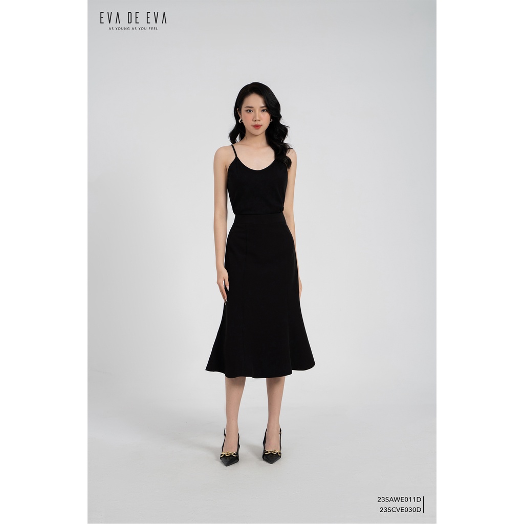 Áo hai dây đen nữ Eva de Eva 23SAWE011D