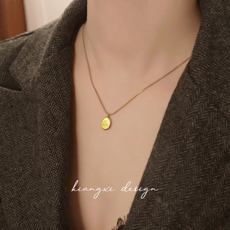 Vòng cổ Seiko!!! Vòng cổ Chữ Tiếng Anh Sang Trọng Nhẹ Nhàng Và Đa Năng Không Phai Màu Thiết Kế niche Cá Tính Mùa Hè Cho Nữ