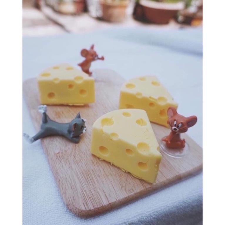 Khuôn làm bánh, pudding ăn dặm cho bé bằng silicon hình phomai