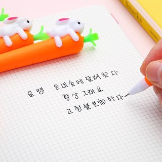 Bút bi nước thỏ ôm cà rốt (mực xanh - mực đen)