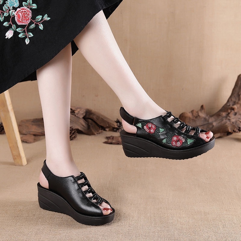 Dép Sandal Đế Xuồng Dày Hở Mũi Bằng Da Thật Thêu Họa Tiết Thời Trang Mùa Hè Dành Cho Bạn Nữ