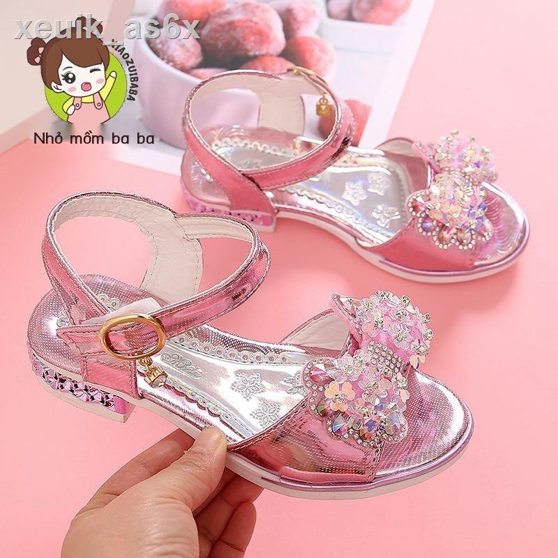 ۩♛♈【Bảo hành tháng 1】Dép xăng đan bé gái, đính đá trẻ em, da mềm, lớn, học sinh tiểu học, giày khiêu vũ công