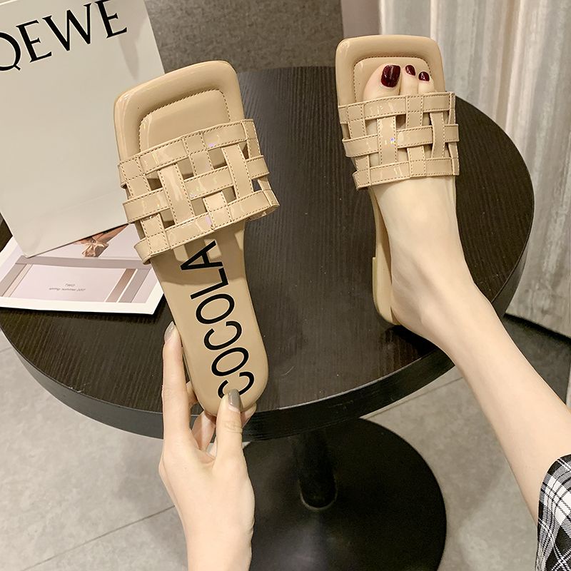 Dép Sandal Đế Bằng Mềm Nhẹ Thoải Mái Thời Trang Xuân Hè Phong Cách Hàn Quốc Cho Nữ