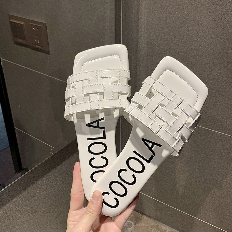 Dép Sandal Đế Bằng Mềm Nhẹ Thoải Mái Thời Trang Xuân Hè Phong Cách Hàn Quốc Cho Nữ